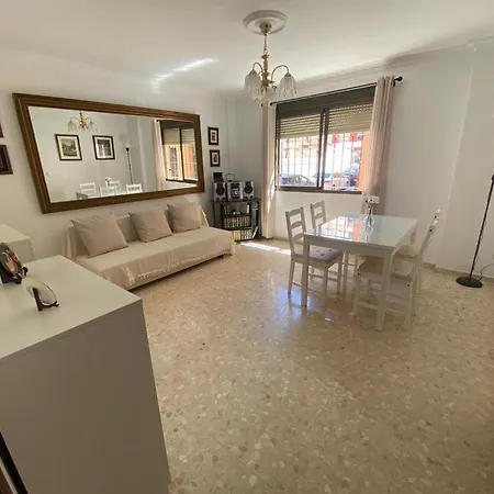 Apartamento Familiar En Barrio Reina Victoria Huelva Exterior photo