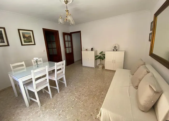 Apartamento Familiar En Barrio Reina Victoria